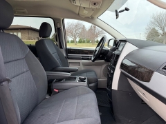 Used 2010  Dodge Grand Caravan 4dr Wgn SXT at Rooster Auto Sales near Vinton&comma; IA