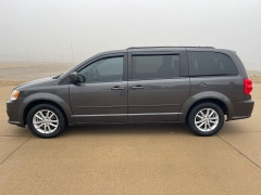 Used 2015  Dodge Grand Caravan 4d Wagon SXT at Rooster Auto Sales near Vinton&comma; IA