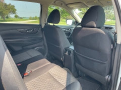 Used 2018 Nissan Rogue 4d SUV AWD SV at Rooster Auto Sales near Vinton, IA