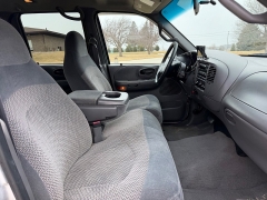 Used 2001  Ford F-150 4WD SuperCrew XLT at Rooster Auto Sales near Vinton&comma; IA