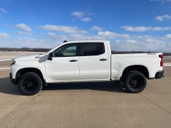 Used 2020  Chevrolet Silverado 1500 4WD Crew Cab LT Trail Boss at Rooster Auto Sales near Vinton&comma; IA