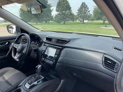 Used 2018 Nissan Rogue 4d SUV AWD SV at Rooster Auto Sales near Vinton, IA