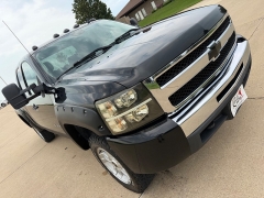 Used 2010  Chevrolet Silverado 1500 4WD Ext Cab LT at Rooster Auto Sales near Vinton&comma; IA