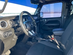 Used 2018  Jeep Wrangler Unlimited 4d SUV 4WD Sahara at Rooster Auto Sales near Vinton&comma; IA