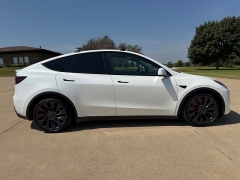 Used 2021  Tesla Model Y Performance AWD at Rooster Auto Sales near Vinton&comma; IA