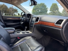 Used 2011  Jeep Grand Cherokee 4d SUV 4WD Limited at Rooster Auto Sales near Vinton&comma; IA