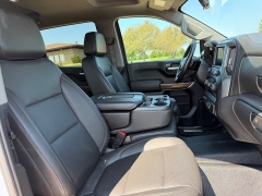 Used 2021  Chevrolet Silverado 1500 4WD Crew Cab 147" LT at Rooster Auto Sales near Vinton&comma; IA