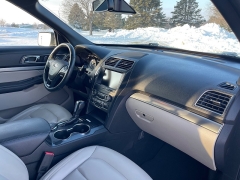 Used 2019  Ford Explorer 4d SUV 4WD XLT V6 at Rooster Auto Sales near Vinton, IA