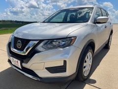 Used 2018 Nissan Rogue 4d SUV AWD S at Rooster Auto Sales near Vinton, IA