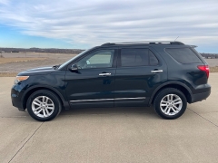 Used 2017  Ford Explorer 4d SUV 4WD XLT at Rooster Auto Sales near Vinton&comma; IA
