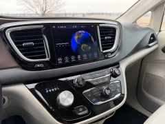 Used 2018  Chrysler Pacifica 4d Wagon Touring L Plus at Rooster Auto Sales near Vinton&comma; IA