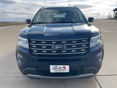 Used 2017  Ford Explorer 4d SUV 4WD XLT at Rooster Auto Sales near Vinton&comma; IA