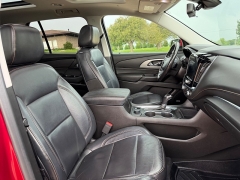 Used 2018  Chevrolet Traverse 4d SUV FWD LT Leather at Rooster Auto Sales near Vinton&comma; IA