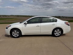Used 2007  Nissan Altima 4d Sedan SL 2&period;5L at Rooster Auto Sales near Vinton&comma; IA