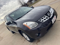 Used 2013  Nissan Rogue 4d SUV AWD SV-SL at Rooster Auto Sales near Vinton&comma; IA
