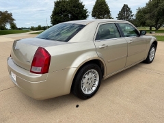 Used 2006  Chrysler 300 4d Sedan Base at Rooster Auto Sales near Vinton&comma; IA