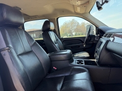 Used 2010  GMC Sierra 2500 4WD Crew Cab SLT at Rooster Auto Sales near Vinton&comma; IA