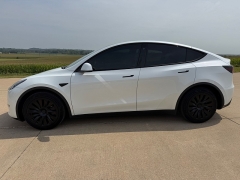 Used 2021  Tesla Model Y Long Range AWD at Rooster Auto Sales near Vinton&comma; IA