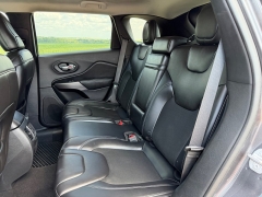 Used 2019  Jeep Cherokee 4d SUV 4WD Latitude Plus Altitude 2&period;4L at Rooster Auto Sales near Vinton&comma; IA