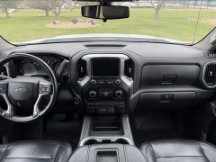 Used 2020  Chevrolet Silverado 1500 4WD Crew Cab LT Trail Boss at Rooster Auto Sales near Vinton&comma; IA