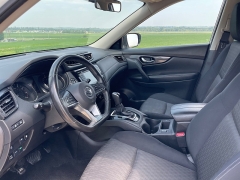Used 2018 Nissan Rogue 4d SUV AWD SV at Rooster Auto Sales near Vinton, IA