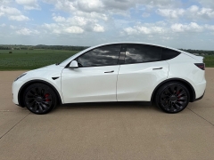 Used 2021  Tesla Model Y Performance AWD at Rooster Auto Sales near Vinton&comma; IA
