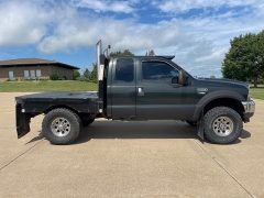 Used 2002 Ford Super Duty F-250 4WD Supercab Lariat at Rooster Auto Sales near Vinton, IA