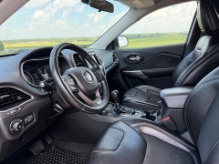 Used 2019  Jeep Cherokee 4d SUV 4WD Latitude Plus Altitude 2&period;4L at Rooster Auto Sales near Vinton&comma; IA