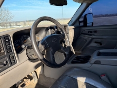 Used 2004  Chevrolet Silverado 1500 4WD Crew Cab Z71 at Rooster Auto Sales near Vinton&comma; IA