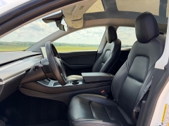 Used 2021  Tesla Model Y Long Range AWD at Rooster Auto Sales near Vinton&comma; IA