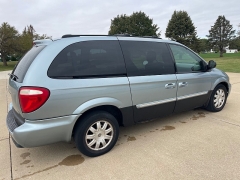 Used 2005 Chrysler Town & Country 4d Wagon Touring at Rooster Auto Sales near Vinton, IA