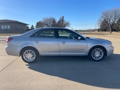 Used 2007  Lincoln MKZ 4d Sedan FWD at Rooster Auto Sales near Vinton&comma; IA