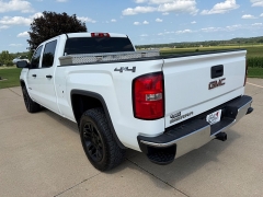 Used 2015  GMC Sierra 1500 4WD Crew Cab at Rooster Auto Sales near Vinton&comma; IA