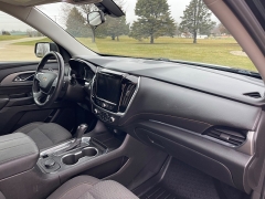 Used 2019  Chevrolet Traverse 4d SUV FWD LT Cloth w/1LT at Rooster Auto Sales near Vinton, IA