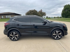 Used 2020 Nissan Rogue Sport 4d SUV AWD SL at Rooster Auto Sales near Vinton, IA