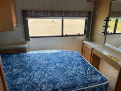Used 1998 Fleetwood Motorhome at Rooster Auto Sales near Vinton, IA