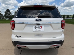 Used 2017  Ford Explorer 4d SUV 4WD Platinum at Rooster Auto Sales near Vinton&comma; IA