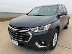 Used 2019  Chevrolet Traverse 4d SUV FWD LT Cloth w/1LT at Rooster Auto Sales near Vinton, IA