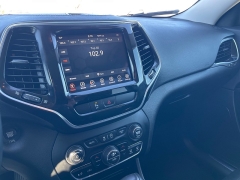 Used 2019  Jeep Cherokee 4d SUV 4WD Limited 3&period;2L at Rooster Auto Sales near Vinton&comma; IA