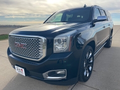 Used 2019  GMC Yukon XL 4d SUV 4WD Denali at Rooster Auto Sales near Vinton&comma; IA