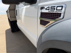Used 2008  Ford Super Duty F-450 CC 4WD Reg Cab 201" XLT at Rooster Auto Sales near Vinton&comma; IA