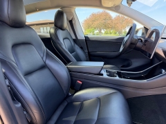 Used 2021  Tesla Model Y Long Range AWD at Rooster Auto Sales near Vinton&comma; IA