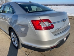 Used 2012  Ford Taurus 4d Sedan SEL at Rooster Auto Sales near Vinton&comma; IA
