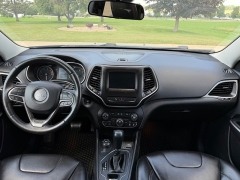 Used 2019  Jeep Cherokee 4d SUV 4WD Latitude Plus Altitude 2&period;4L at Rooster Auto Sales near Vinton&comma; IA