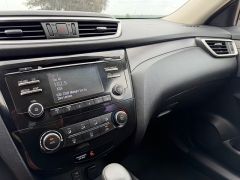 Used 2014  Nissan Rogue 4d SUV AWD SL at Rooster Auto Sales near Vinton&comma; IA