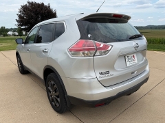 Used 2014  Nissan Rogue 4d SUV AWD SL at Rooster Auto Sales near Vinton&comma; IA