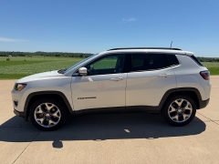 Used 2021  Jeep Compass Limited FWD at Rooster Auto Sales near Vinton&comma; IA