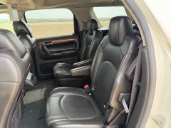 Used 2007  Saturn Outlook 4d SUV AWD XR at Rooster Auto Sales near Vinton&comma; IA