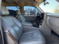 Used 2004  Chevrolet Silverado 1500 4WD Crew Cab Z71 at Rooster Auto Sales near Vinton&comma; IA