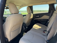 Used 2015  Jeep Cherokee 4d SUV FWD Latitude V6 at Rooster Auto Sales near Vinton&comma; IA